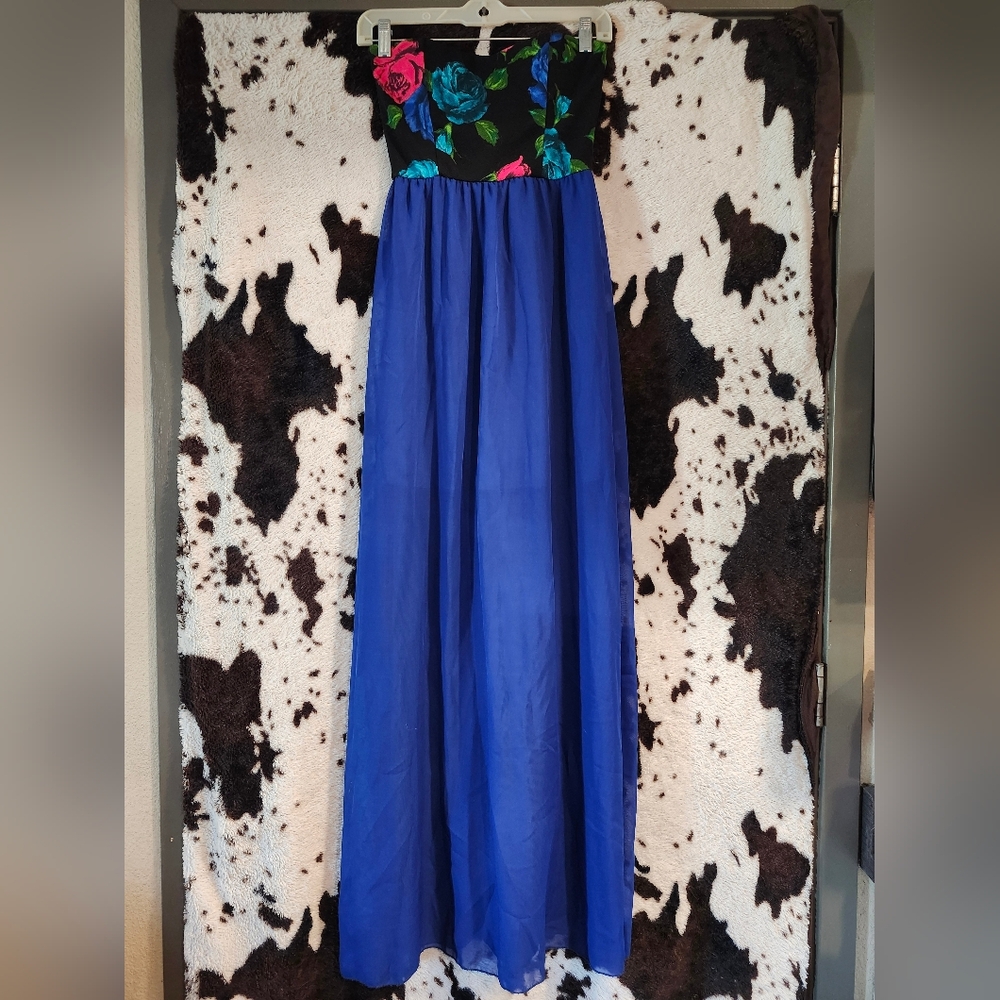 Style Rack  Strapless Floral Patterned Gown